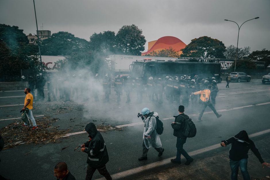 Paris Art Week Opens Amid Fires, Tear Gas and Closures